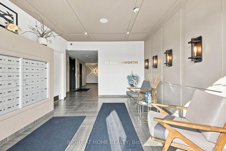 Property Photo: 299 Cundles Road E #106 ON L4M 0K9