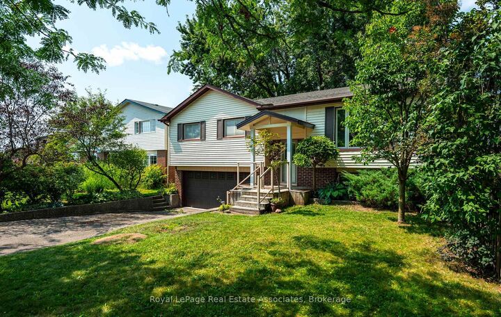 Property Photo:  11 Berry Street  ON L7J 2N9 