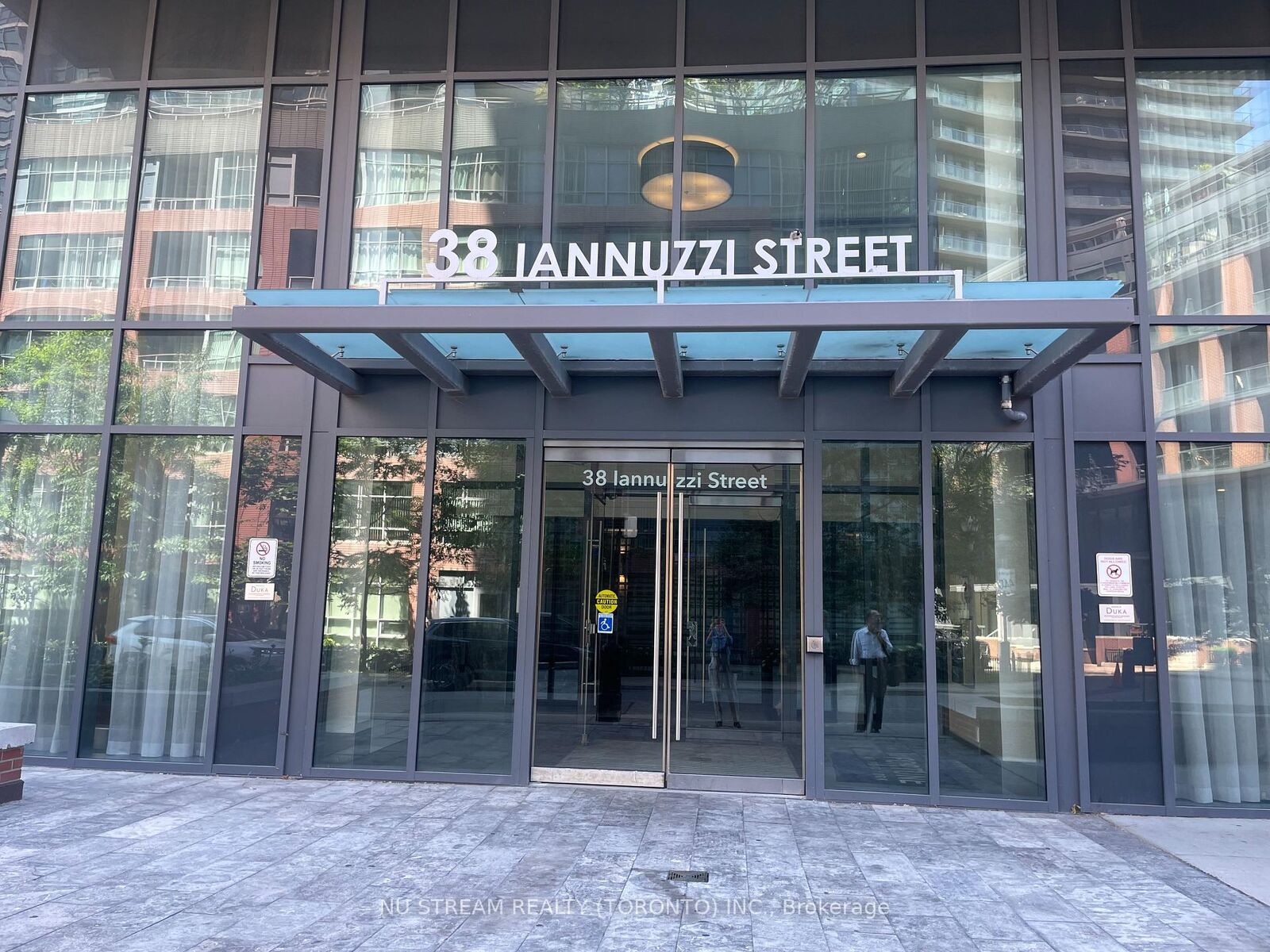 Property Photo:  38 Iannuzzi Street 207  ON M5V 0S2 