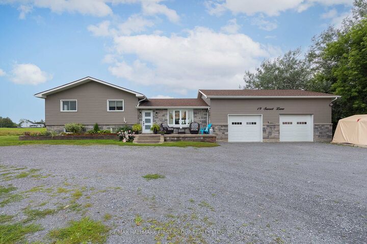 Property Photo: 19 Sunset Lane ON K7L 4V3