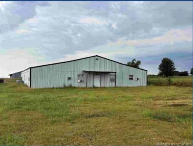 Property Photo: 10190 S 426 Road OK 74036