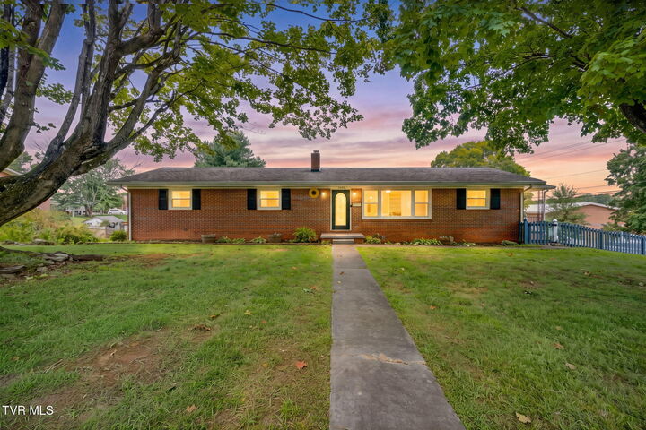 Property Photo:  2400 Larkspur Drive  TN 37604 