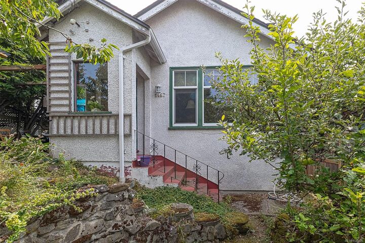 Property Photo: 1467 Bay St BC V8R 2A6