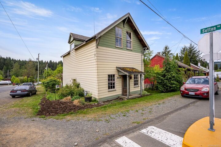 Property Photo: 2637 Dunsmuir Ave BC V0R 1S0