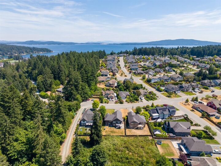 Property Photo: 931 Deloume Rd BC V0R 2P1