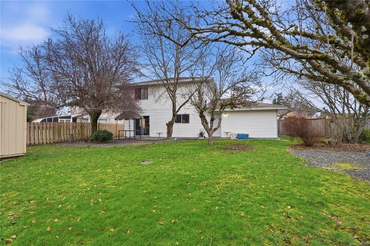 Property Photo: 2829 Pickford Rd BC V9B 2K3