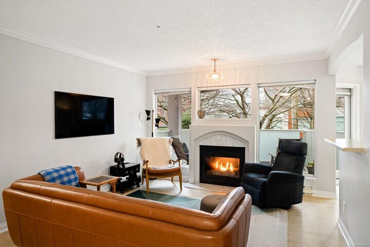 Property Photo:  405 Quebec St #215  BC V8V 4Z2 