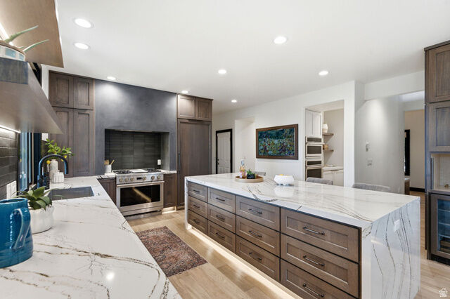 Property Photo:  1017 N Oakridge Dr  UT 84025 