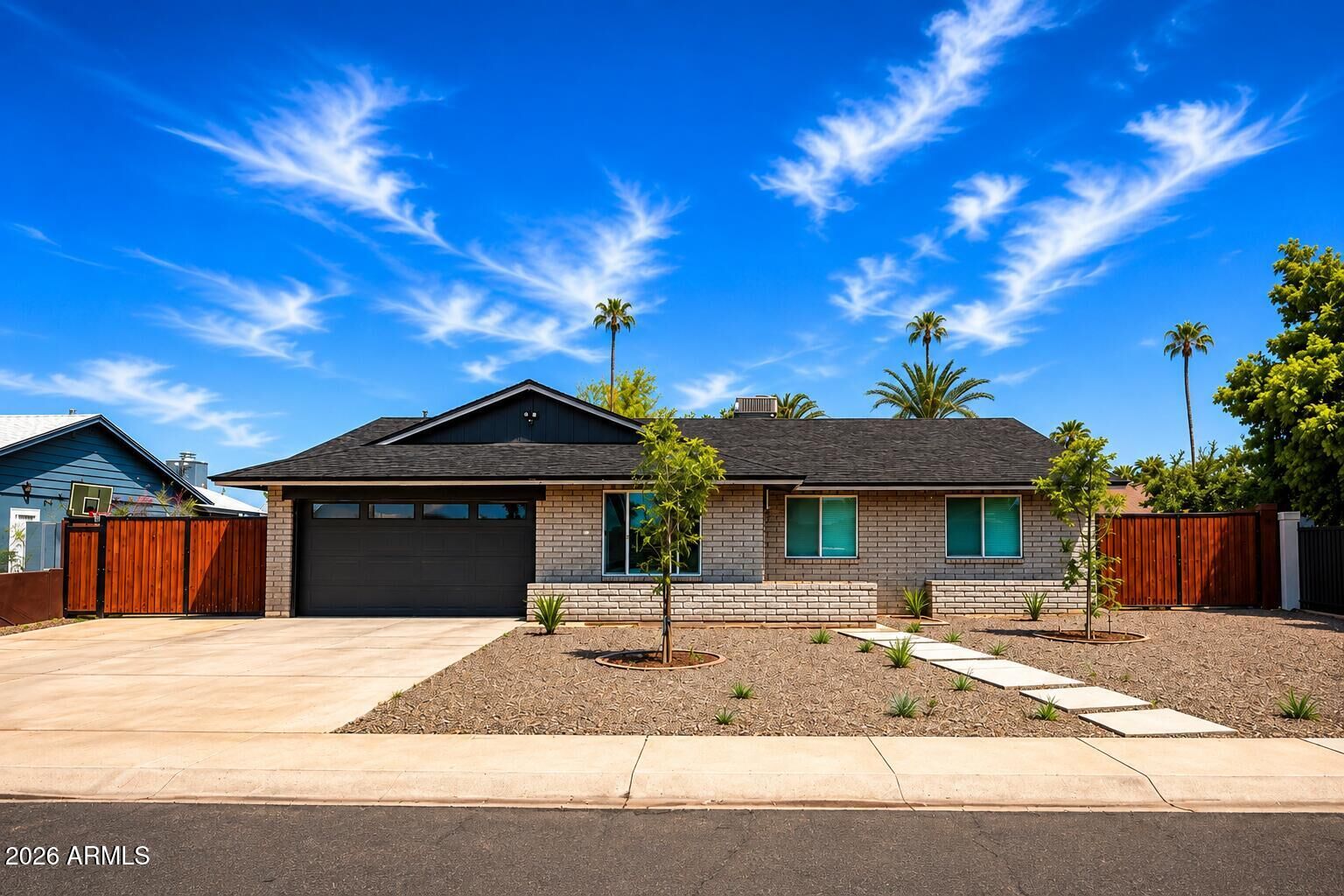 Property Photo: 2934 W Hartford Drive AZ 85053