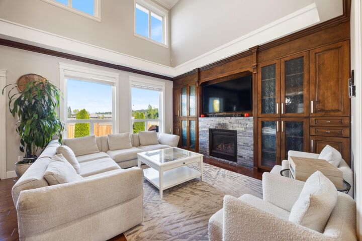 Property Photo: 17433 1 Avenue BC V3Z 9P9