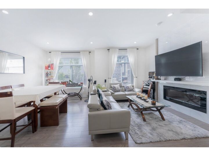 Property Photo: 11267 133 Street 2 BC V3R 0E3