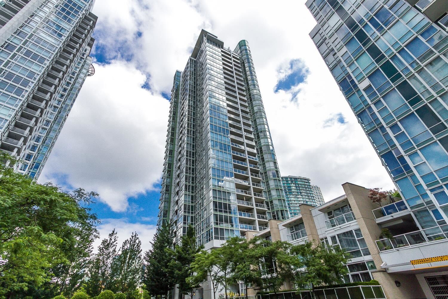 Property Photo:  193 Aquarius Mews 1505  BC V6Z 2Z2 