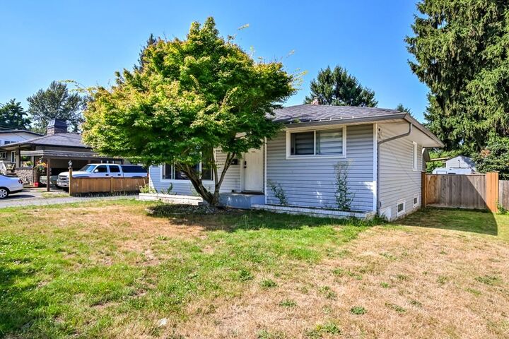 Property Photo: 33465 Hawthorne Avenue BC V2S 1B7