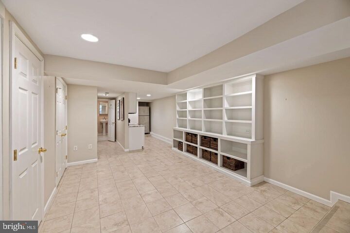 Property Photo: 1817 Belmont Road NW 1 DC 20009
