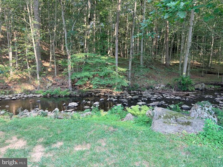 Property Photo:  219 E Dutts Mill Way  PA 19382 