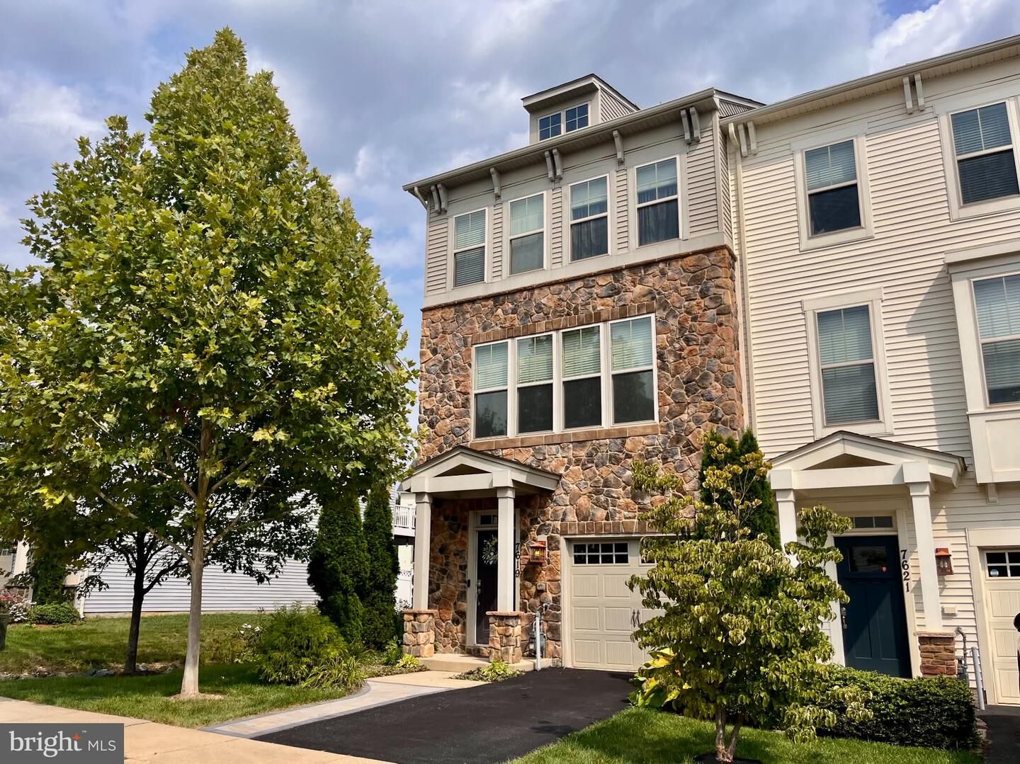Property Photo: 7619 Lyndon Court MD 21060