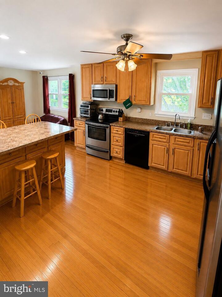 Property Photo:  212 Dauntly Street  MD 20774 
