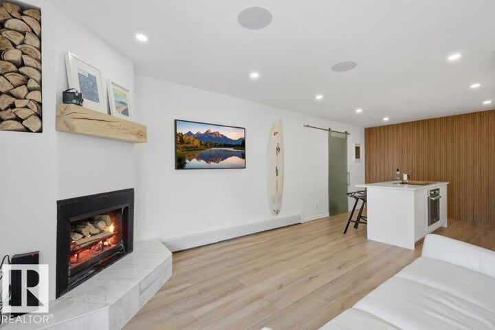 Property Photo:  #6 4415 Lakeshore Dr  AB T4S 1C7 