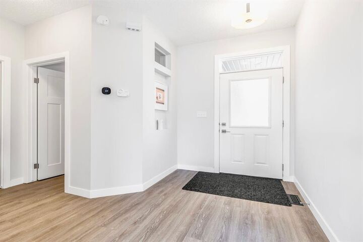 Property Photo:  7 Vogan's  MB R2N 0L1 