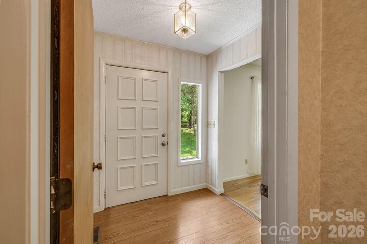 Property Photo:  11 E Ridgeway Drive  NC 28787 