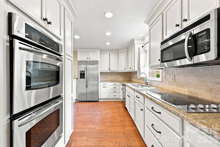Property Photo:  3528 Broadfield Road  NC 28226 
