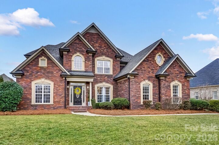 Property Photo:  5507 Two Iron Drive  NC 28104 