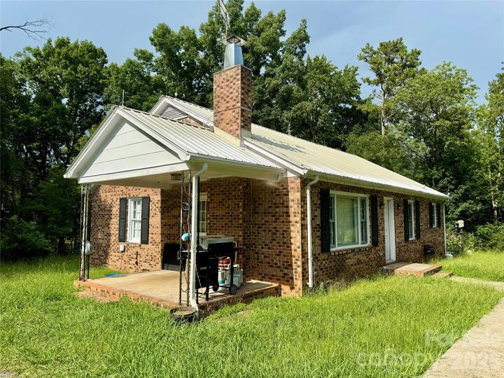 Property Photo: 430 Russell Road NC 28135