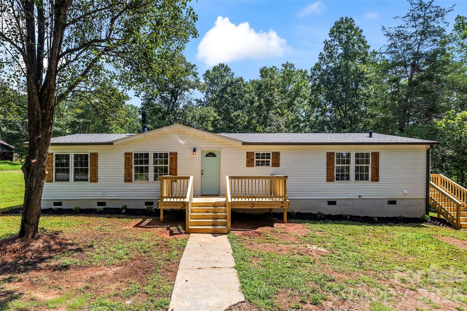 Property Photo: 5171 John Flowers Lane NC 28168