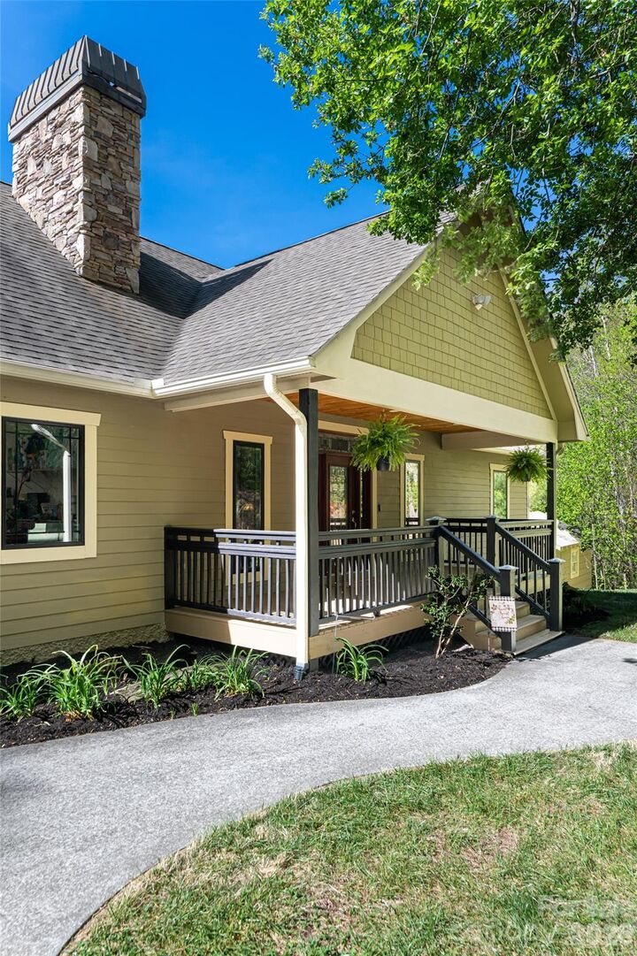 Property Photo: 36 Snowshoe Drive NC 28803