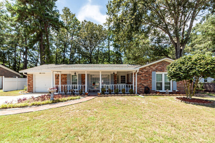 Property Photo:  8425 Deerwood Drive  SC 29406 
