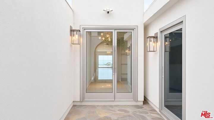 Property Photo: 18222 Coastline Dr CA 90265
