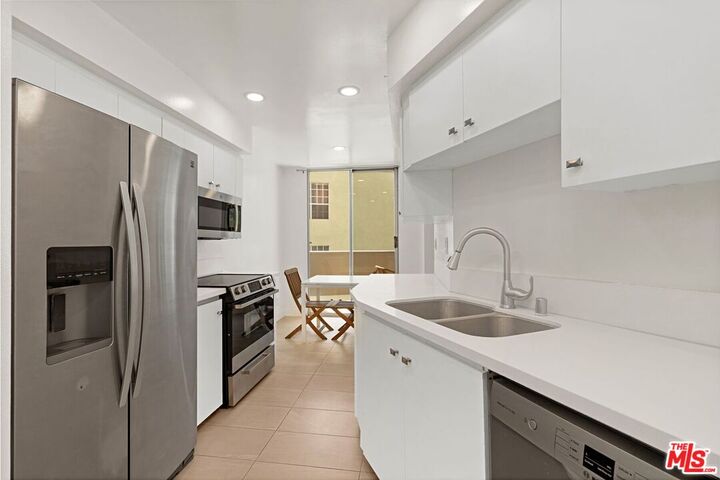 Property Photo: 7250 Franklin Ave, Unit 507 CA 90046