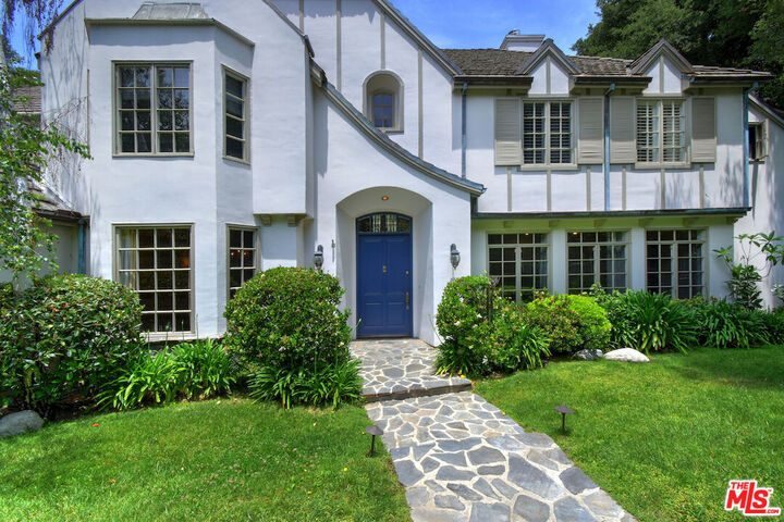 Property Photo:  3254 Oakdell Rd  CA 91604 