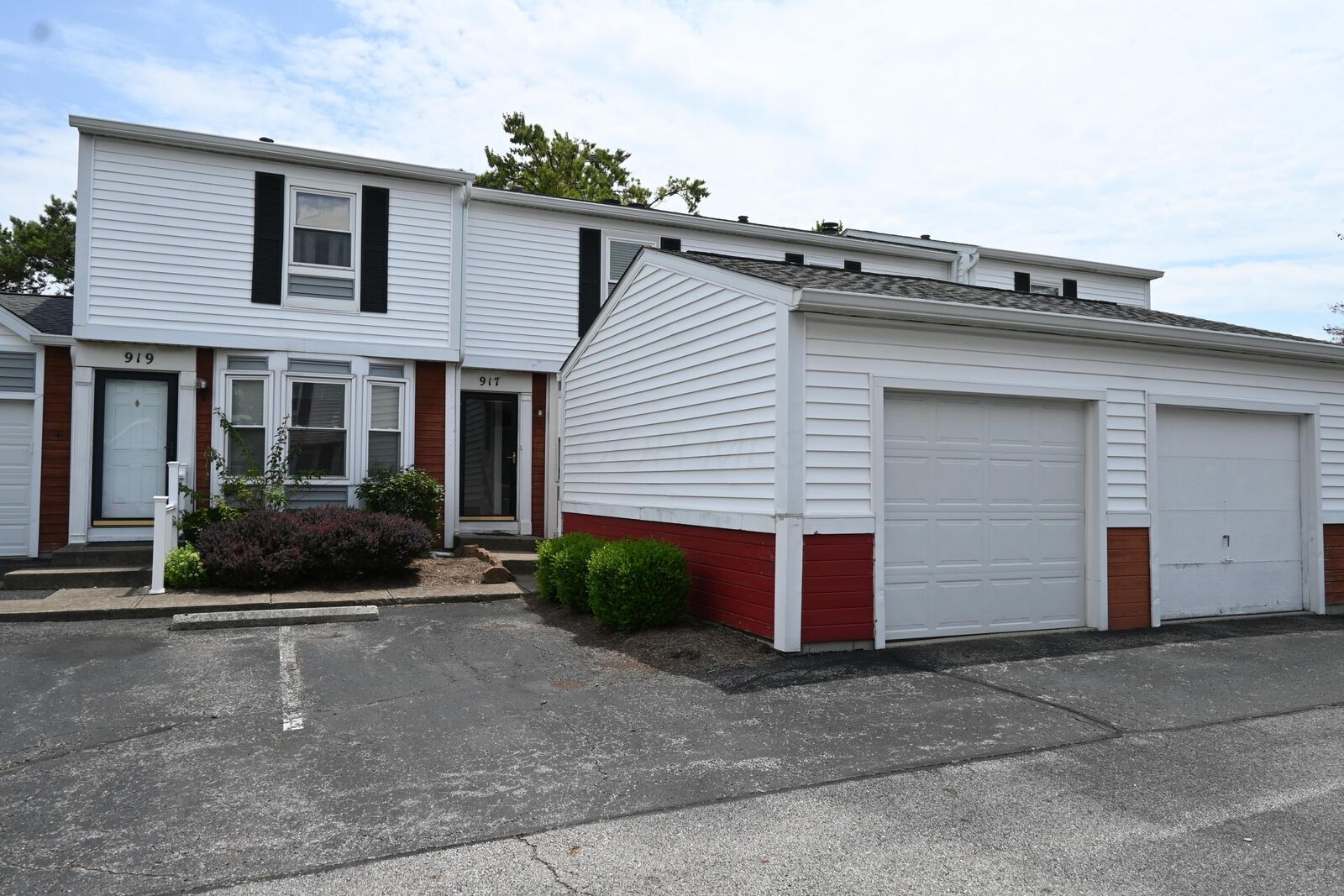 Property Photo:  917 Annagladys Drive  OH 43085 