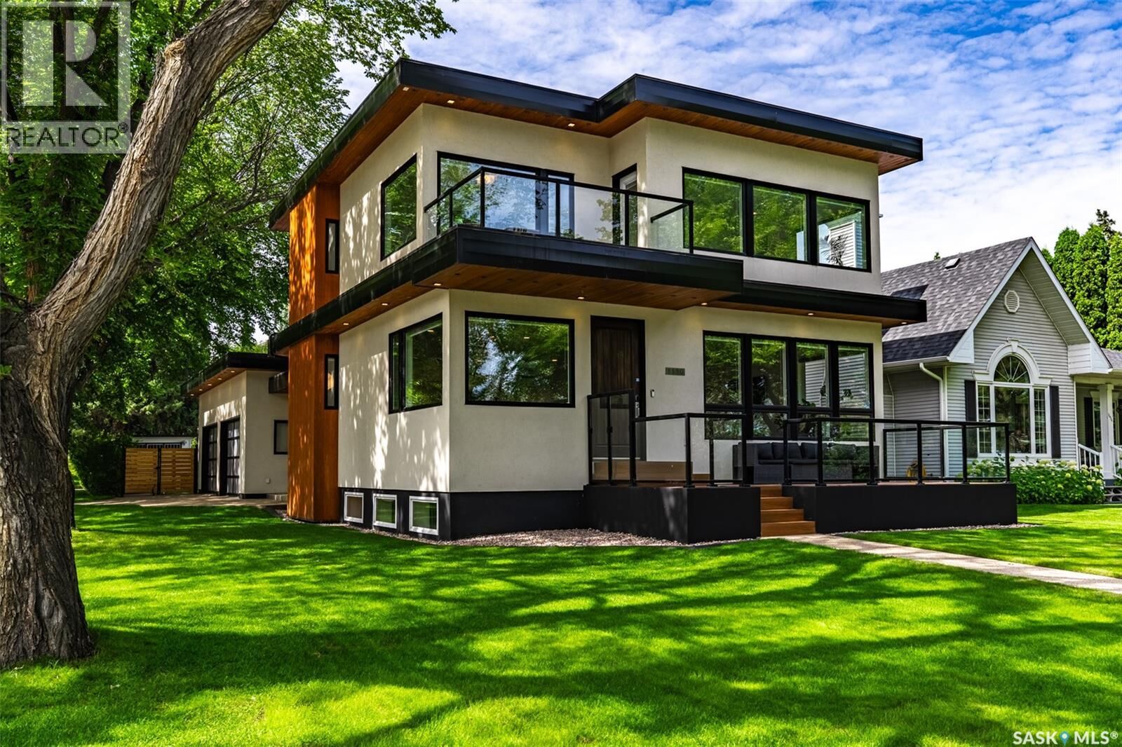 Property Photo: 1150 Spadina Crescent E SK S7K 3H8