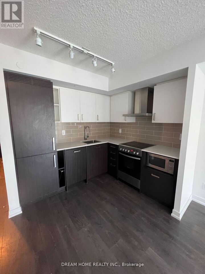Property Photo: 125 Redpath Avenue 1407 ON M4S 0B5