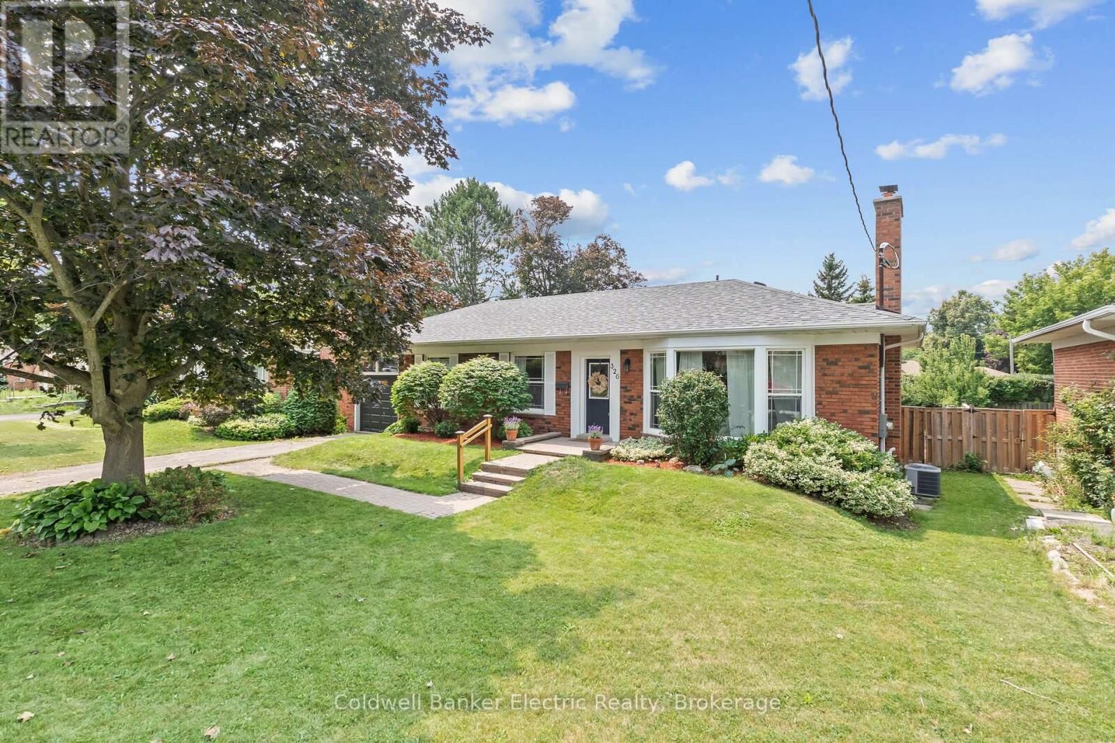Property Photo:  326 Cochrane Street  ON L1N 5J3 