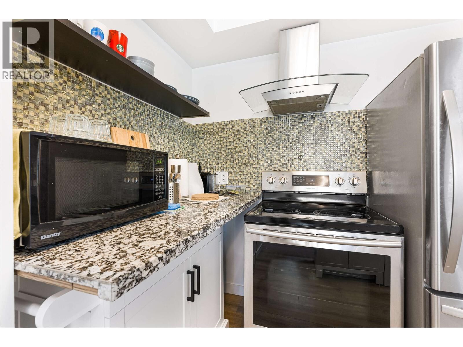 Property Photo: 1050 Burrard 1406 BC V6Z 2S3