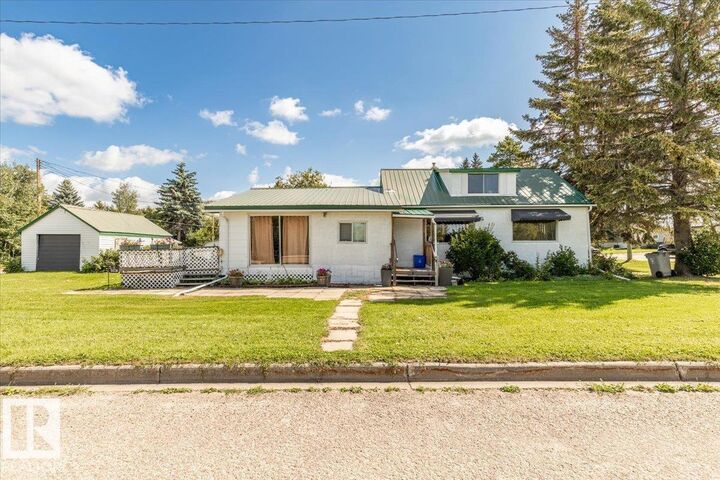 Property Photo: 5032 & 5036 53 Ave AB T0C 2T0