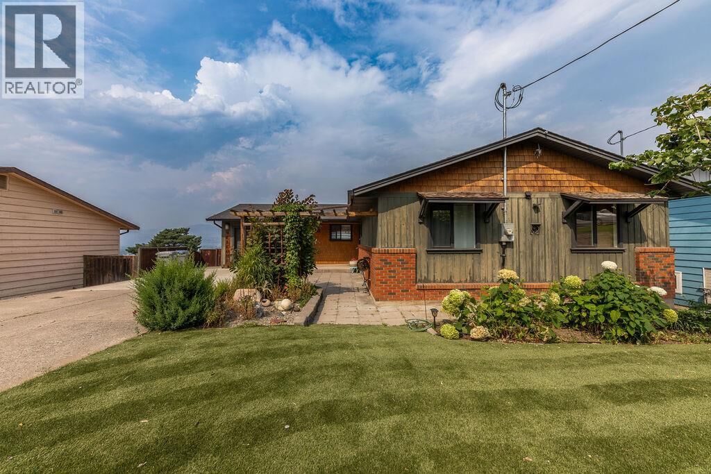 Property Photo: 760 Arbutus Street BC V2C 5W5