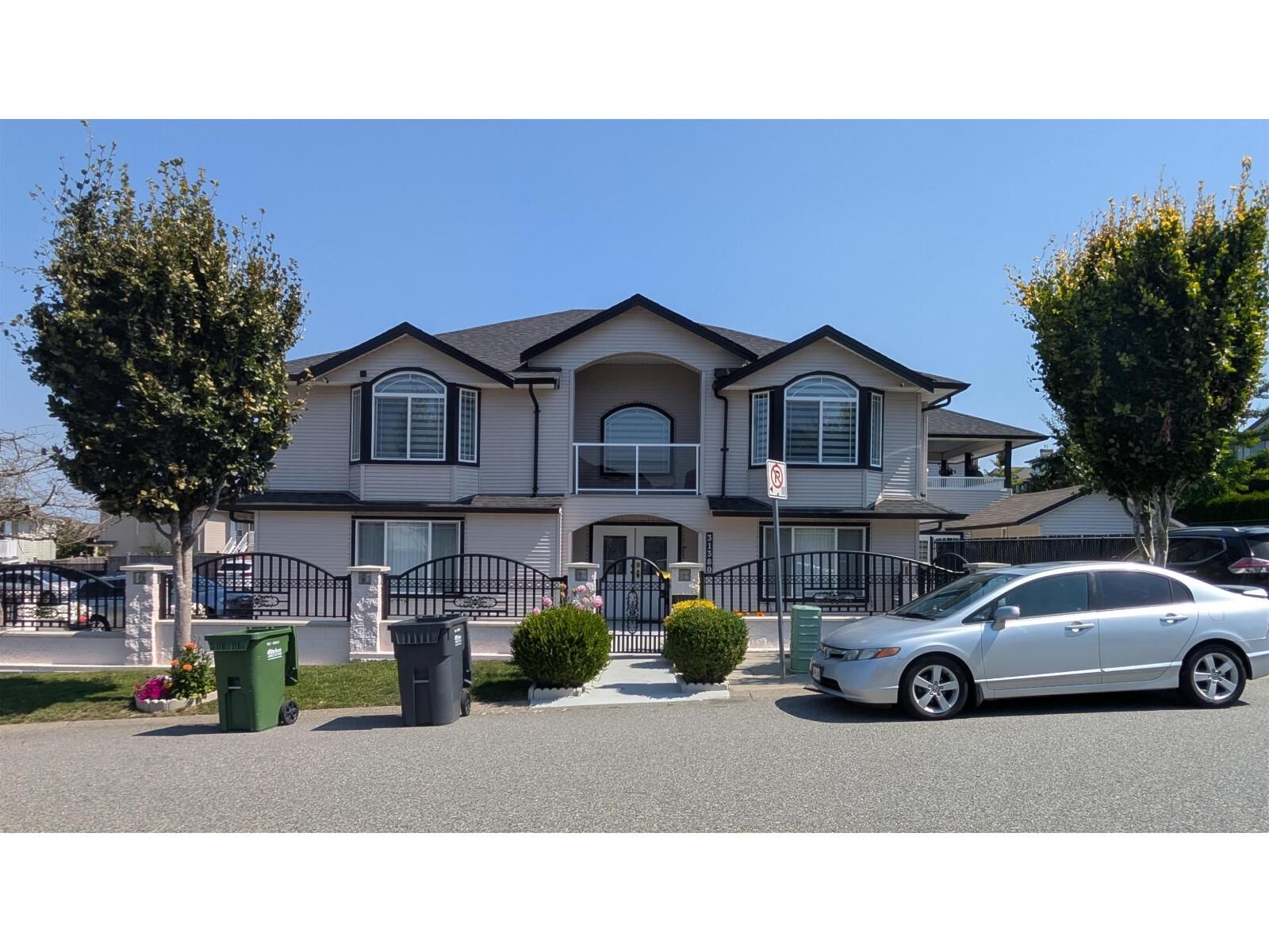 Property Photo:  31380 Homestead Crescent  BC V2T 6V5 