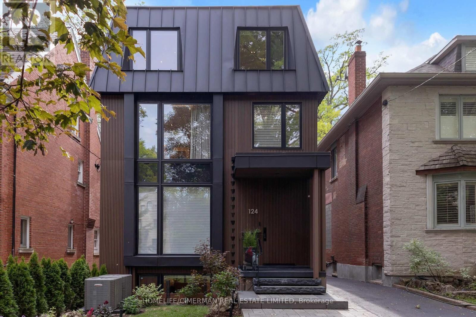 Property Photo: 124 Lyndhurst Avenue ON M5R 2Z9