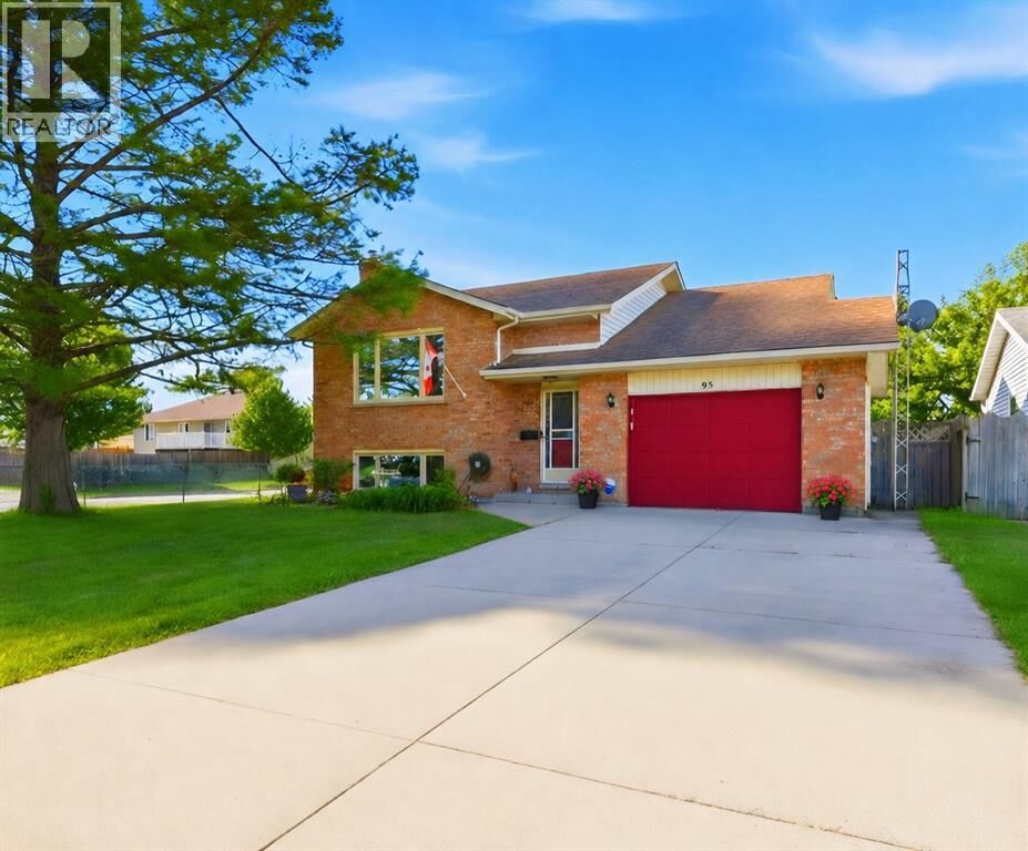 Property Photo:  95 Turner Drive  ON N7S 5G6 