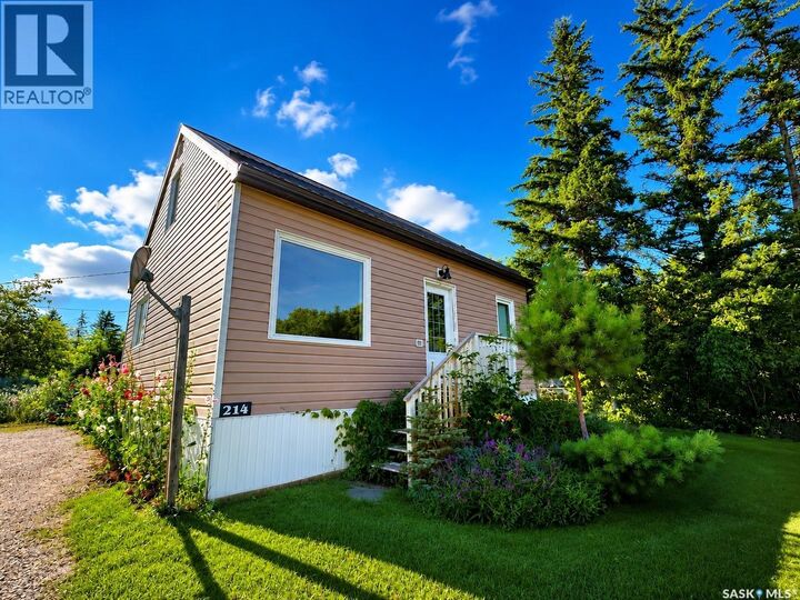 Property Photo:  214 Bates Street  SK S0G 0J5 