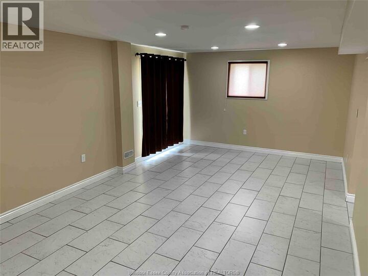 Property Photo: 4537 Fontana Avenue Lower ON N9G 3C8