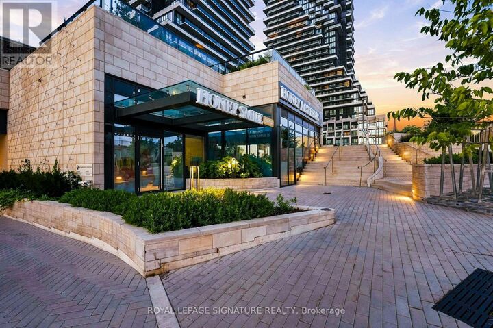 Property Photo:  10 Inn On The Park Drive 2709  ON M3C 0P9 