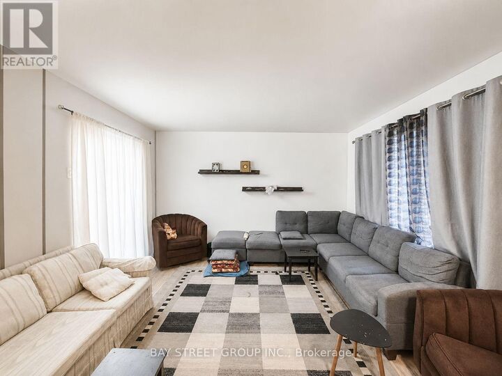 Property Photo:  22 Rosamond Crescent  ON N6E 2M8 