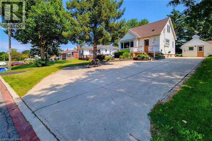 Property Photo: 42 Lake Avenue North ON L8E 1L3