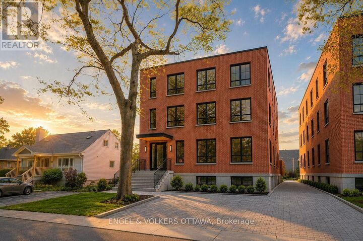 Photo de la propriété: 655 Donat Street North 8 ON K1K 3L8