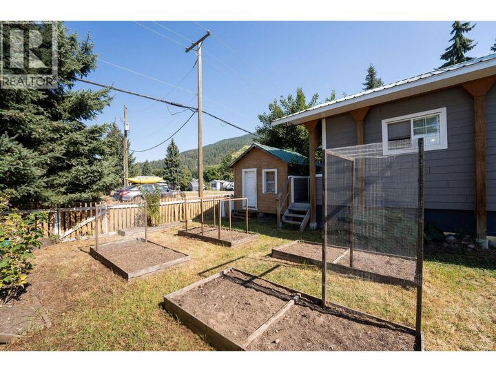 Property Photo:  1204 Maplewood Street 2  BC V0E 2S0 